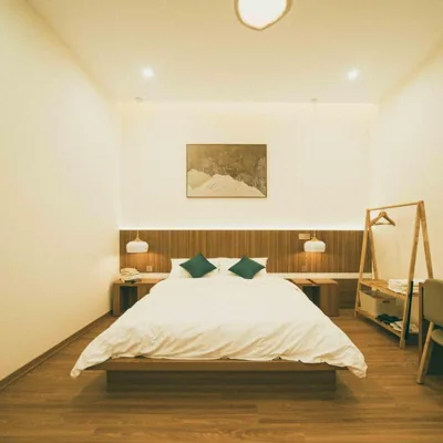Chambre double avec salle de bains privative — Wabi Sabi Hanoi Residences